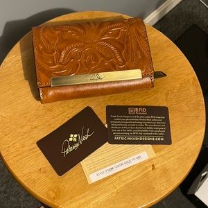 Patricia Nash trifold wallet, new without tags